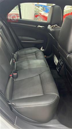 کرایسلەر 300